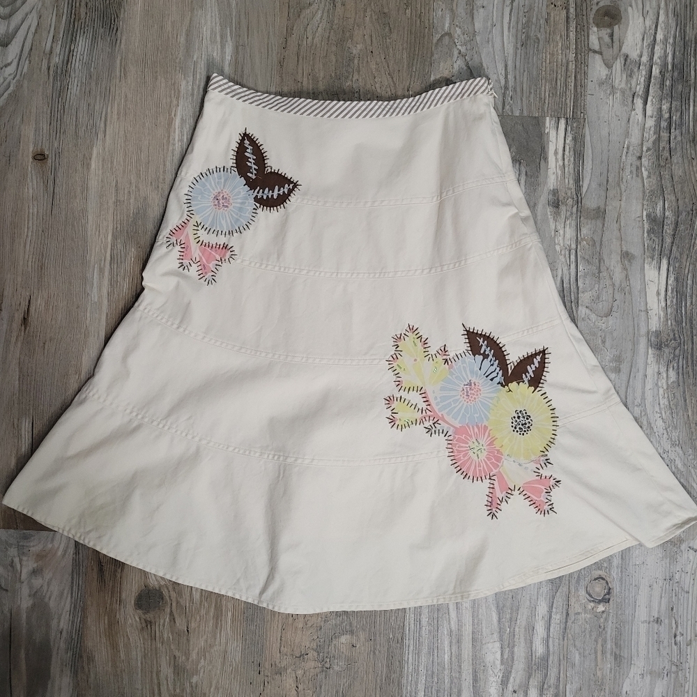 BCBGMaxAzria Cream Midi Skirt with Pastel Floral Embroidery